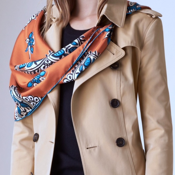 NWT Burberry Scarf Lucky Alhambra Flower Peach Turquoise Silk Wrap - Picture 10 of 16
